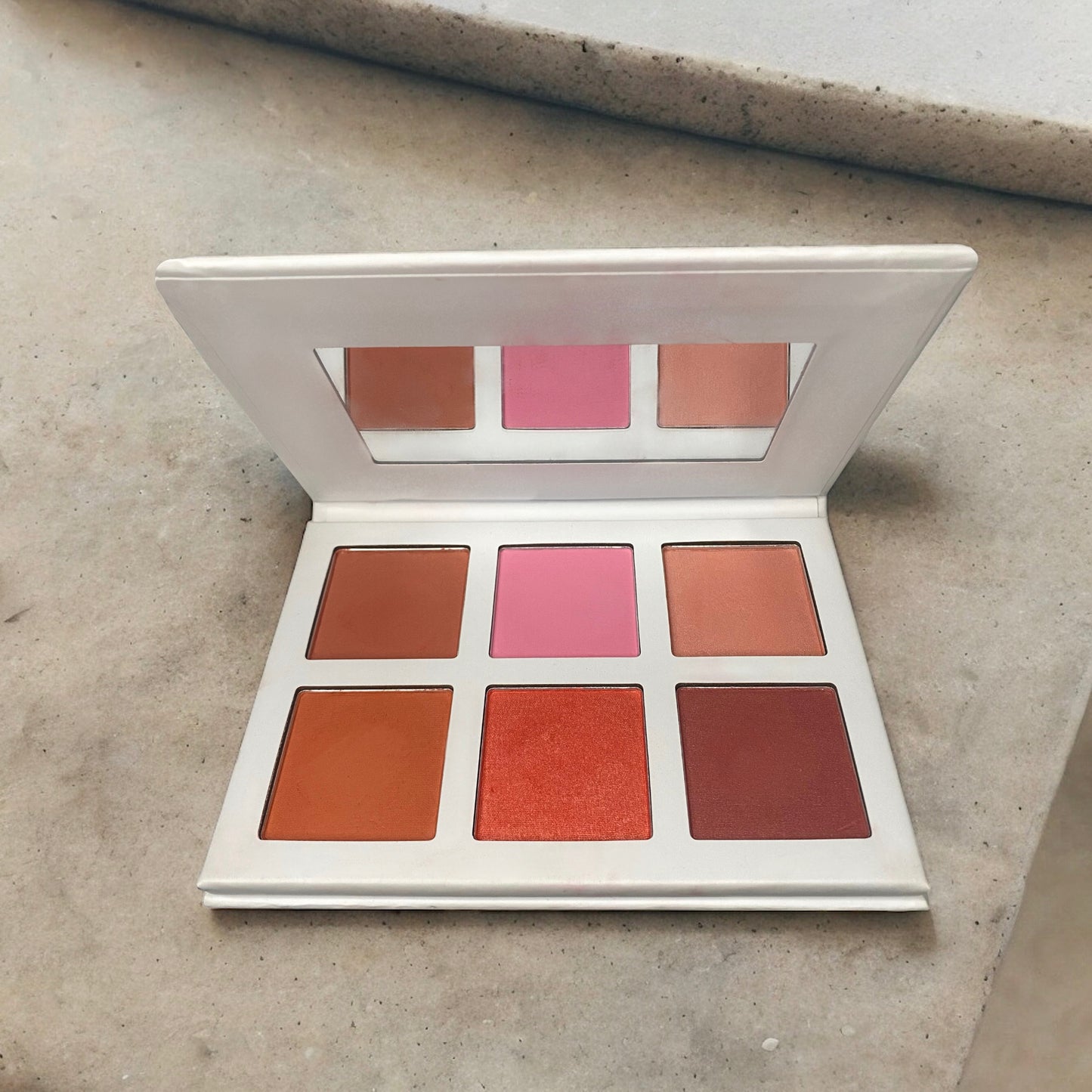 GLOWISH BLUSH PALETTE V1